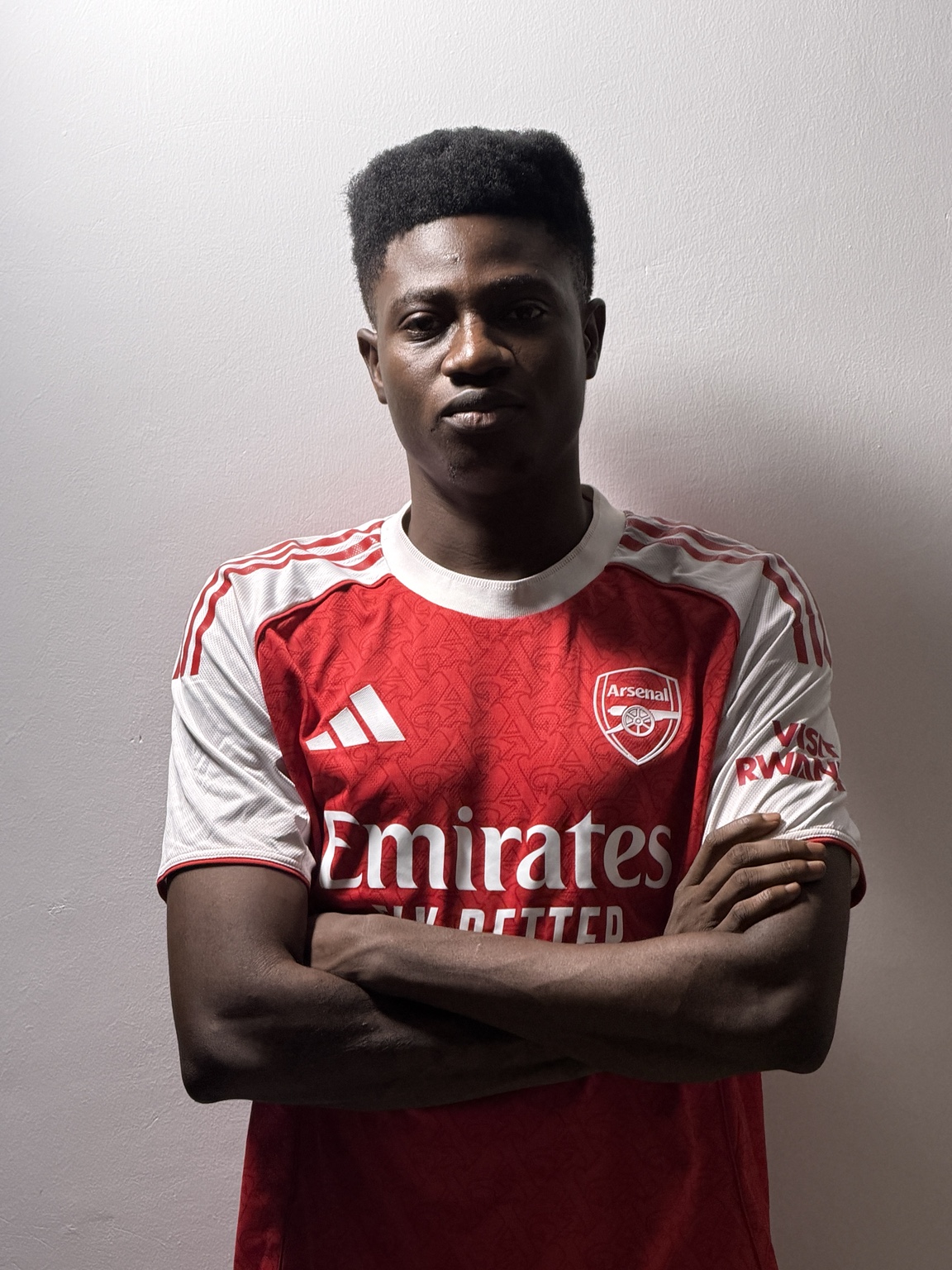 Remote in Arsenal shirt